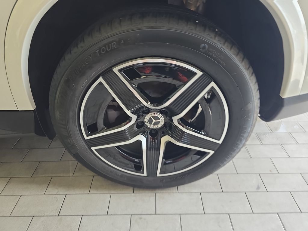 Certified Used 2026 White Mercedes-Benz GLC 300 image 37