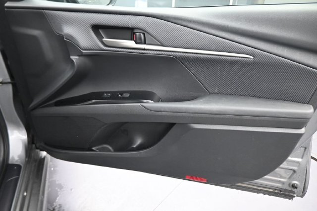 Used 2025  Toyota SE image 13