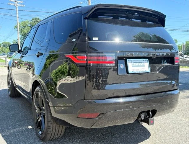 New 2026 Santorini Black Land Rover Dynamic SE image 6