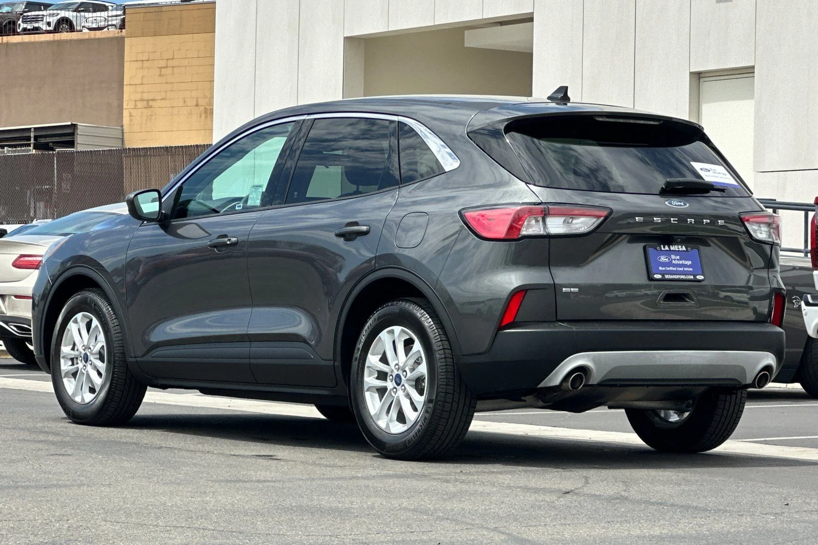Certified Used 2020 Magnetic Metallic Ford SE image 5