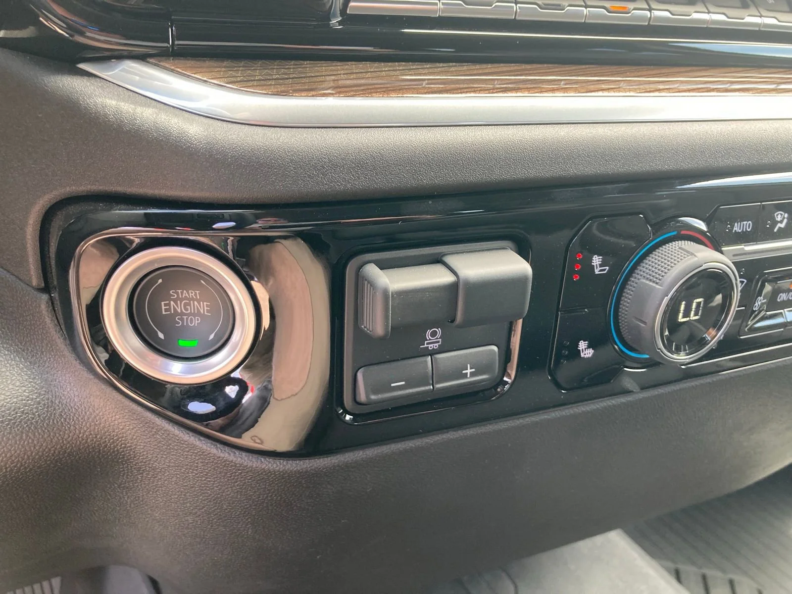 2025 Chevrolet Silverado 1500 LT - Photo 28