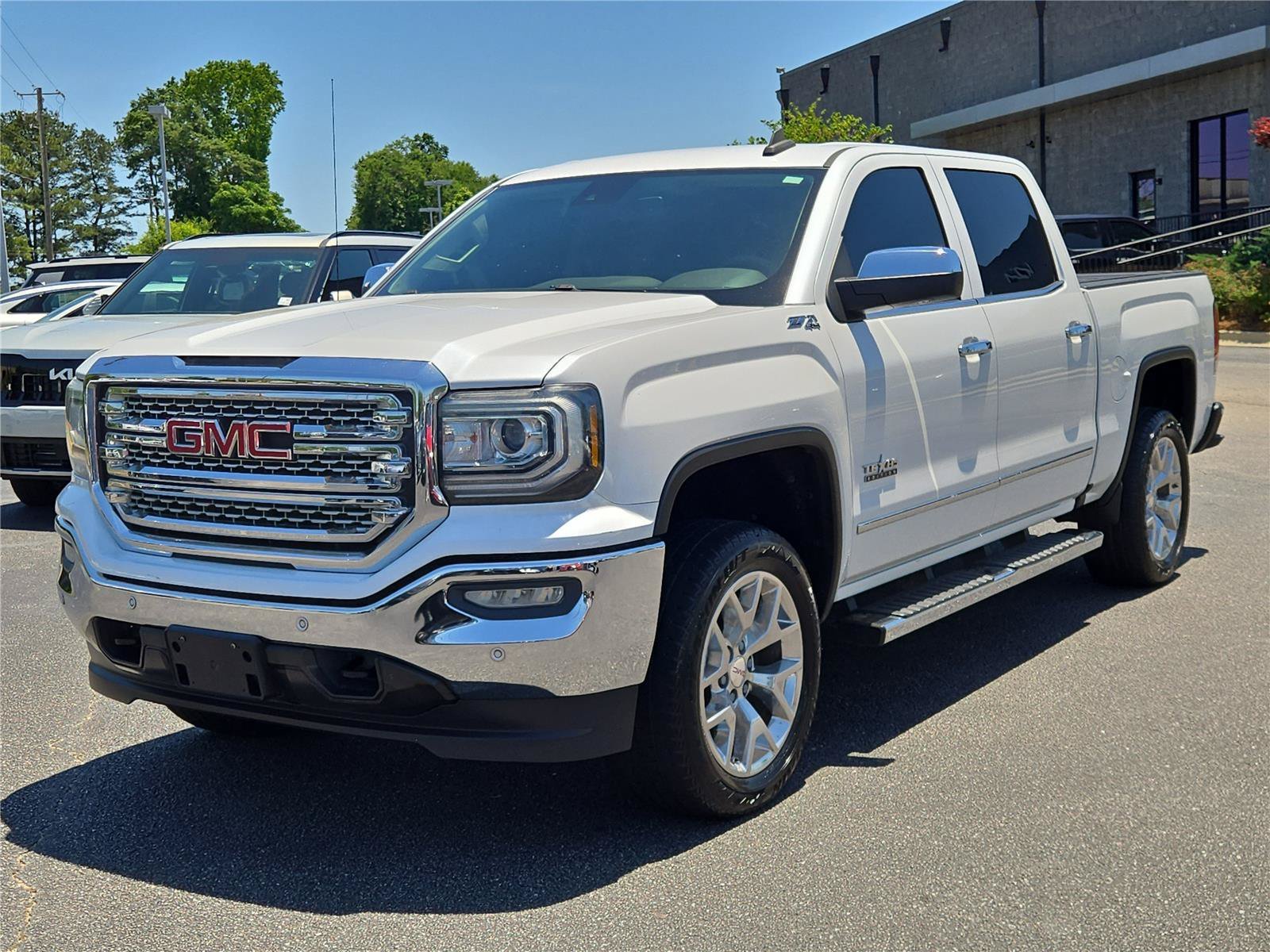 Used 2018 White GMC SLT image 1