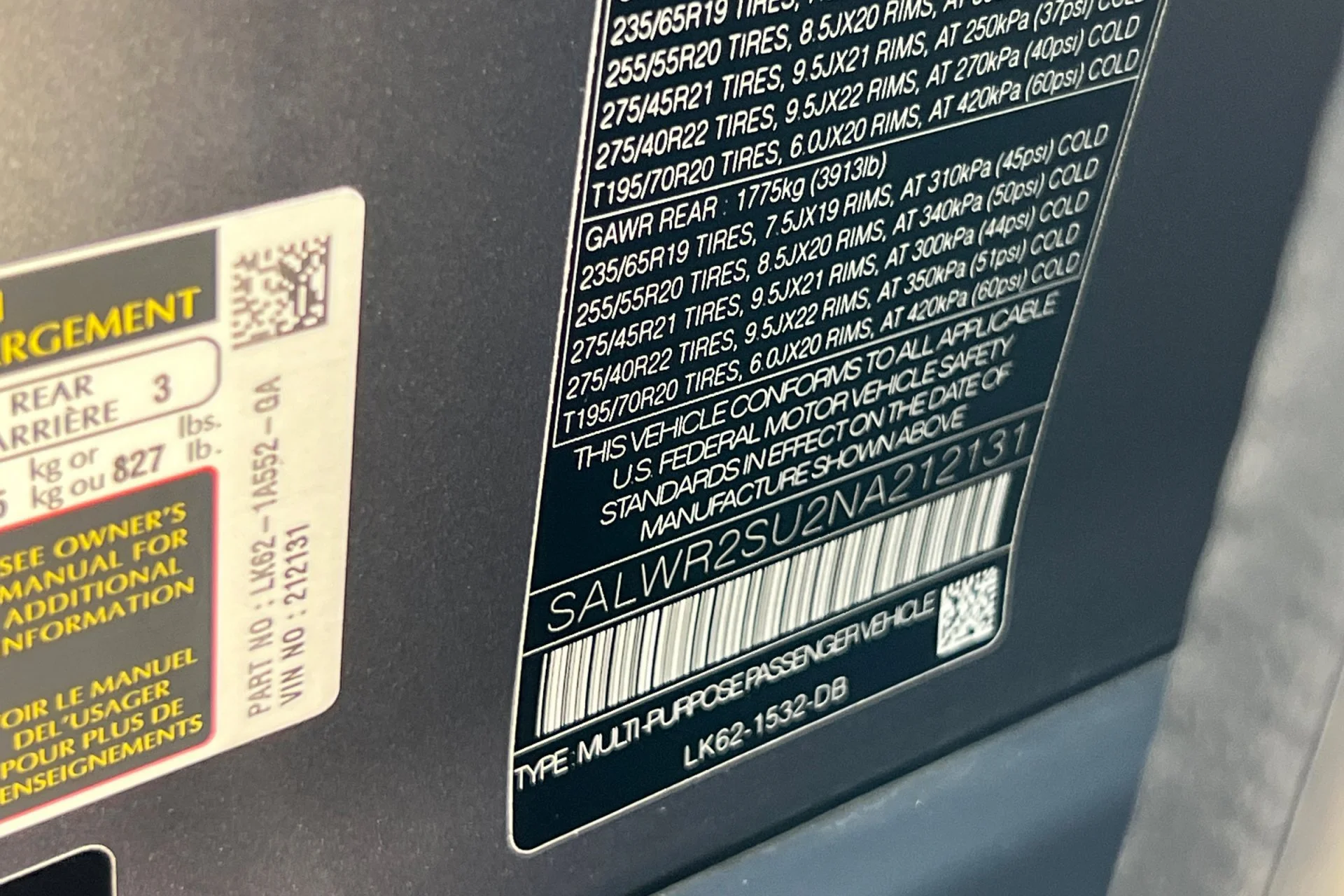 Used 2022 Eiger Grey Metallic Land Rover HSE Silver Edition image 30