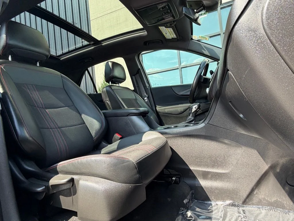 Used 2022 Gray Chevrolet RS image 20