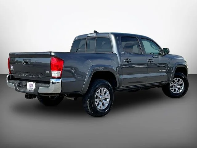 Used 2016 Gray Toyota SR5 image 6