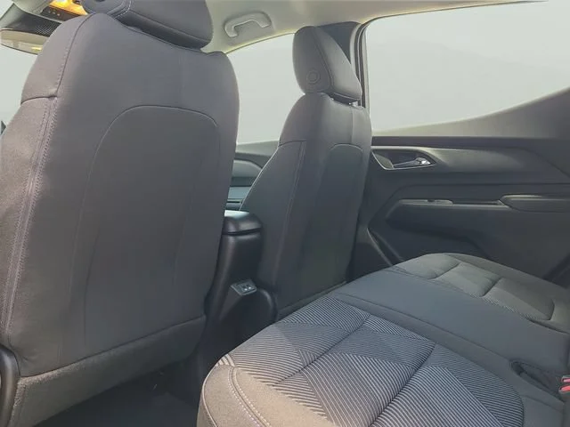 New 2027 Summit White Chevrolet LT image 10