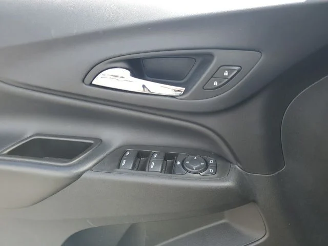 Used 2023 White Chevrolet LT image 17