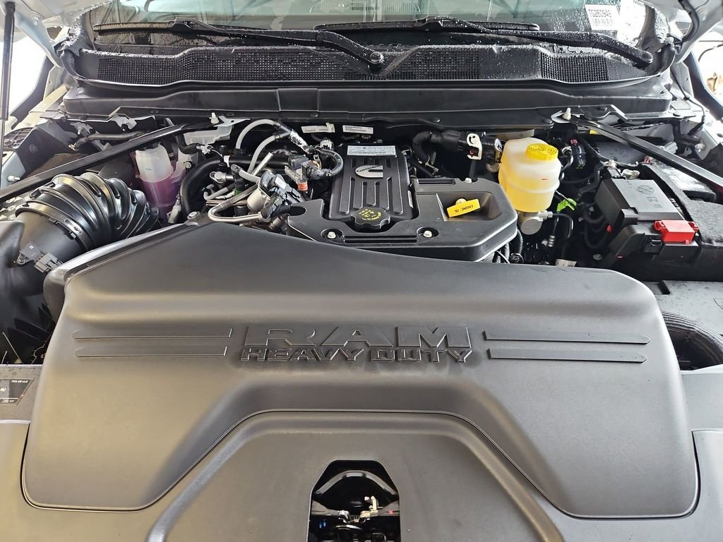 New 2026 Bright White Clearcoat RAM Tradesman image 31