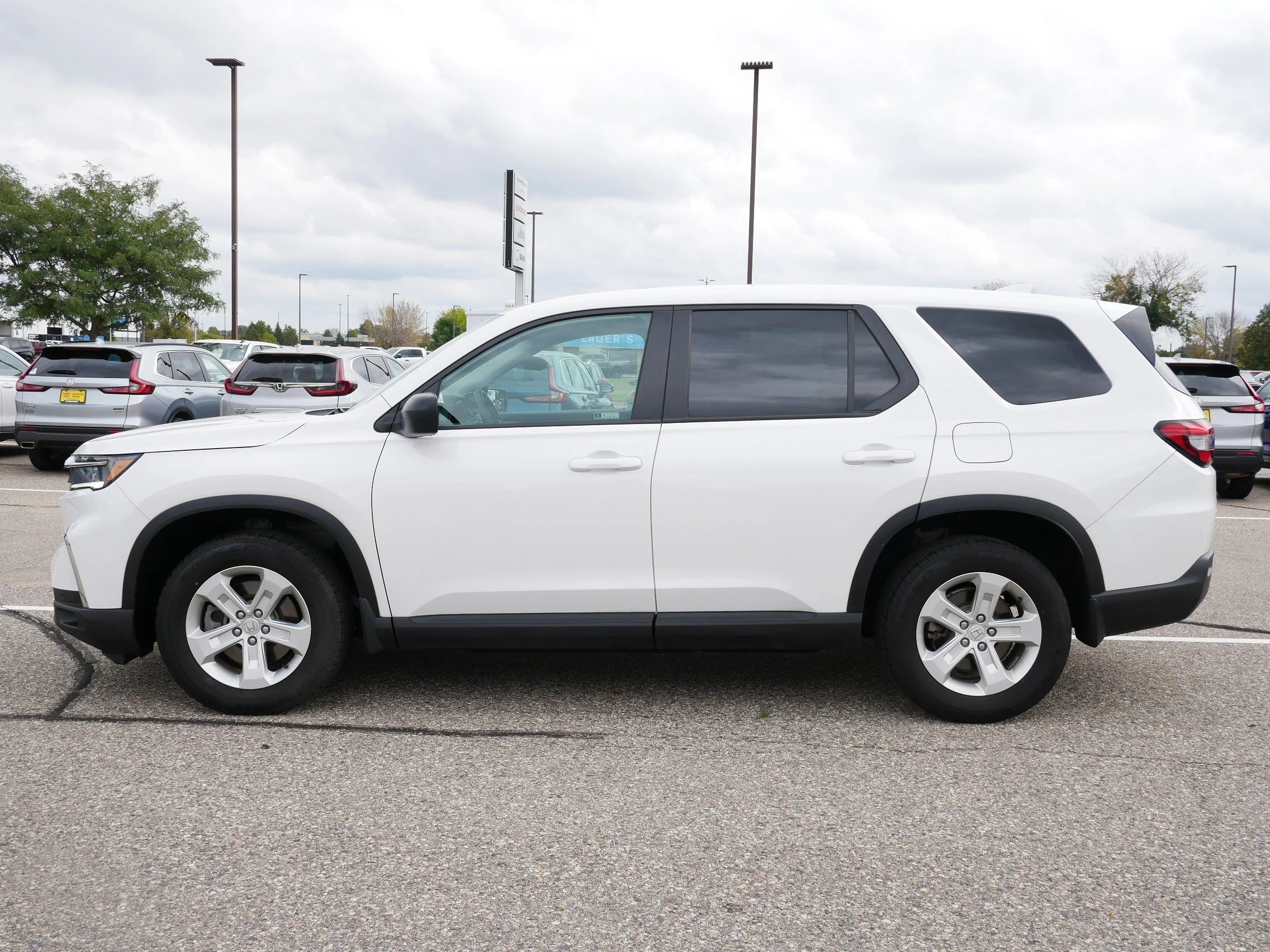 Certified Used 2023 Platinum White Pearl Honda LX image 4
