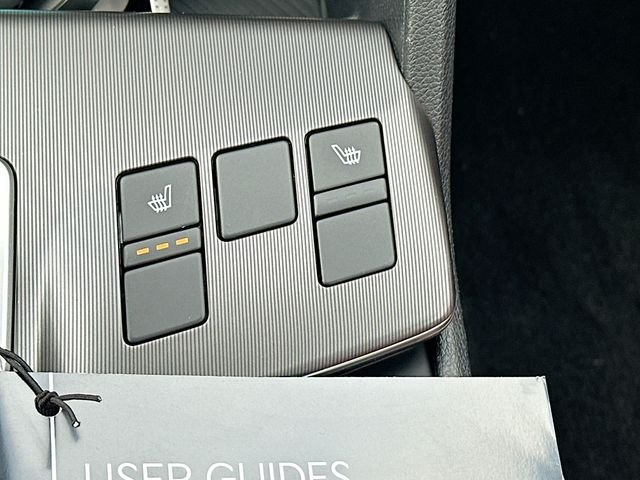 Used 2026 Glacial White Pearl Kia SX image 21