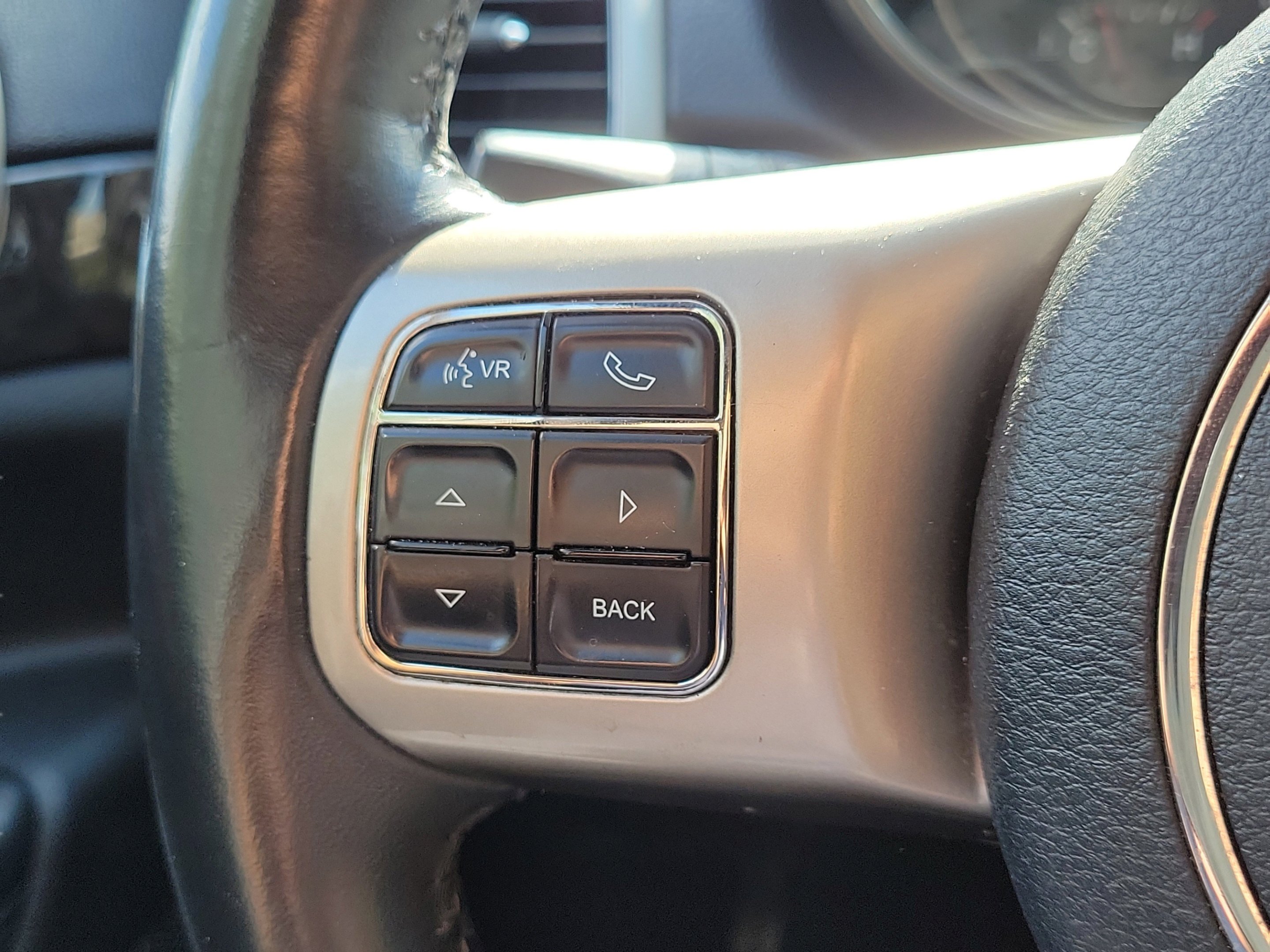 Used 2012 Mineral Gray Metallic Clearcoat Jeep Laredo image 30