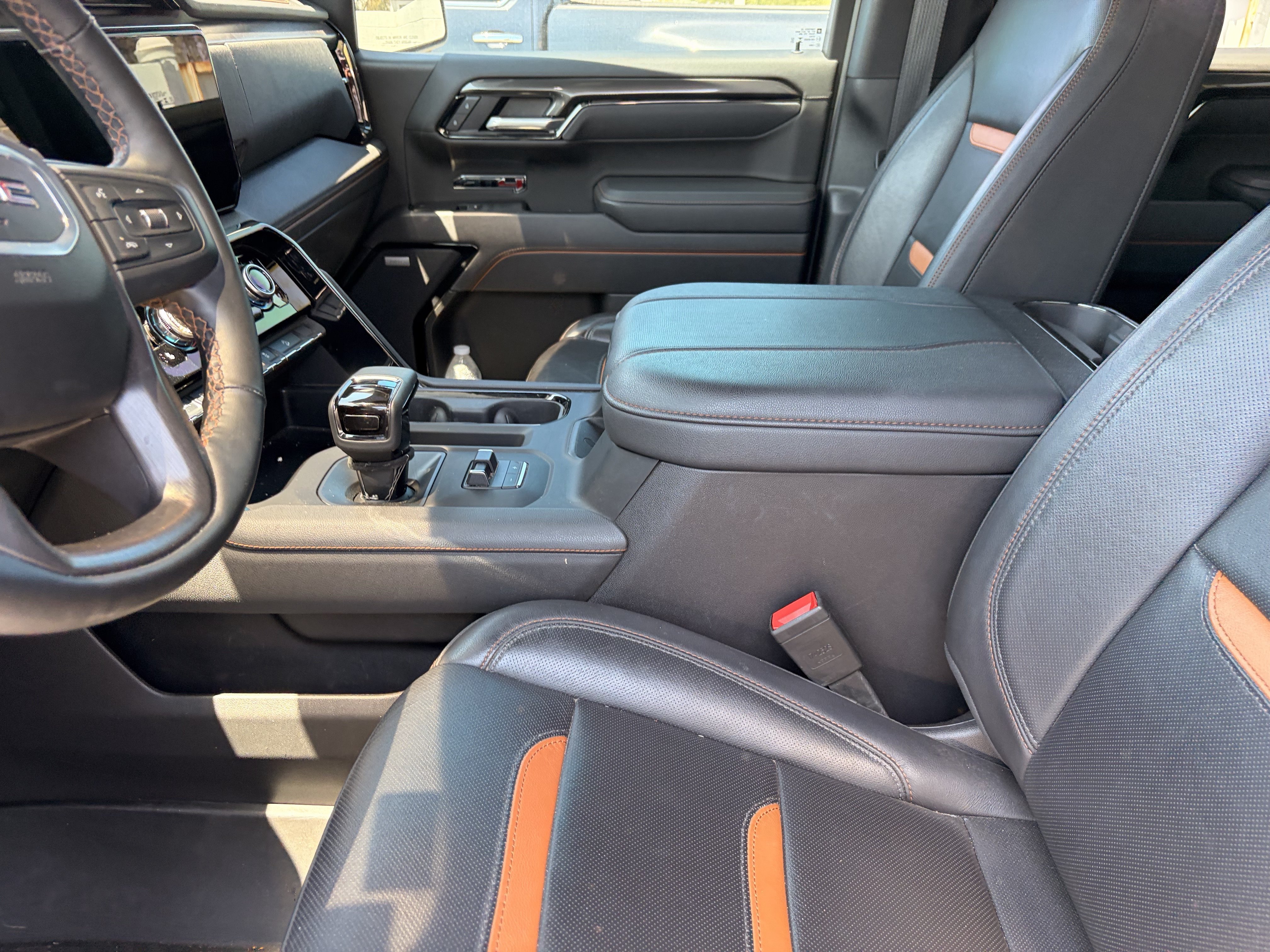 Used 2025 Sterling Metallic GMC AT4 image 9