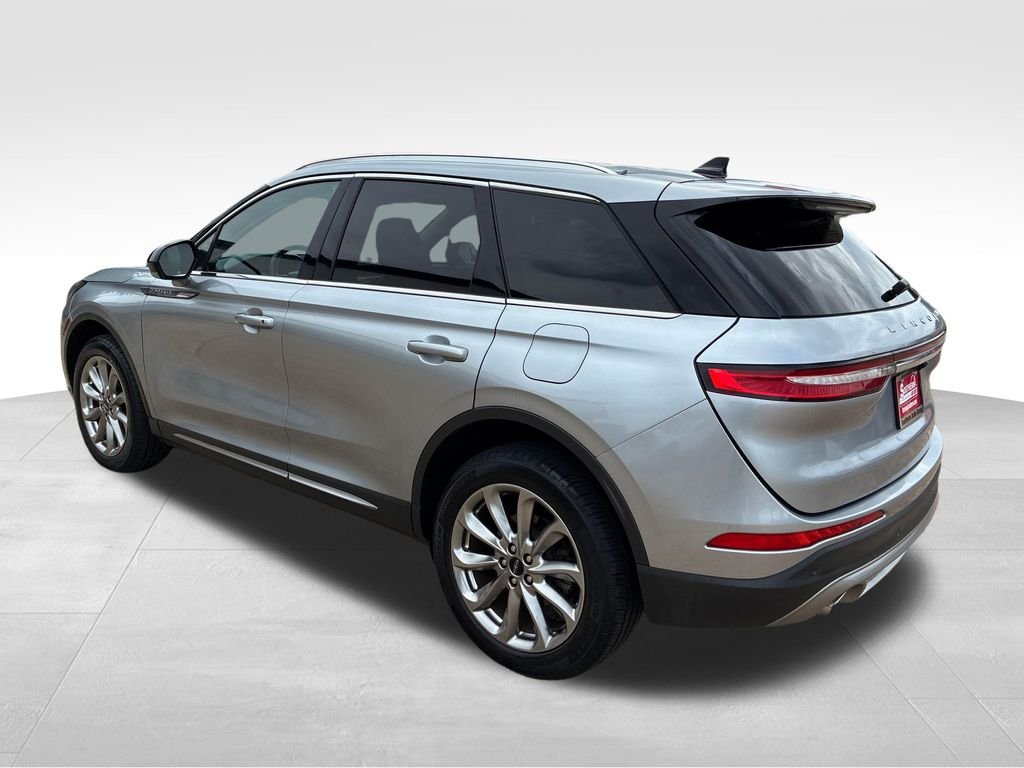 Used 2022 Silver Lincoln Standard image 3