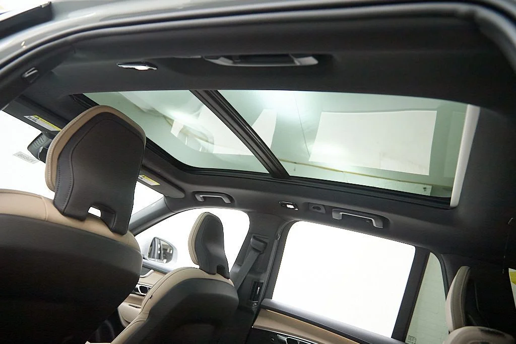 New 2026 Vapour Grey Volvo Plus image 24
