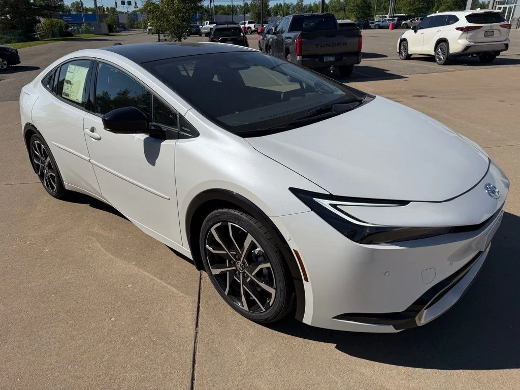 New 2026 Wind Chill Pearl Toyota XSE Premium image 8