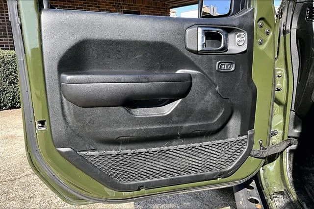 Used 2021 Green Jeep Unlimited Rubicon image 17