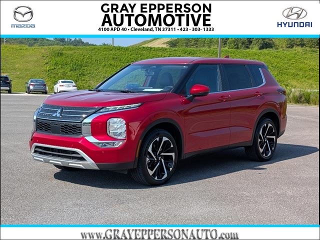 Pre-Owned 2024 Mitsubishi Outlander SE