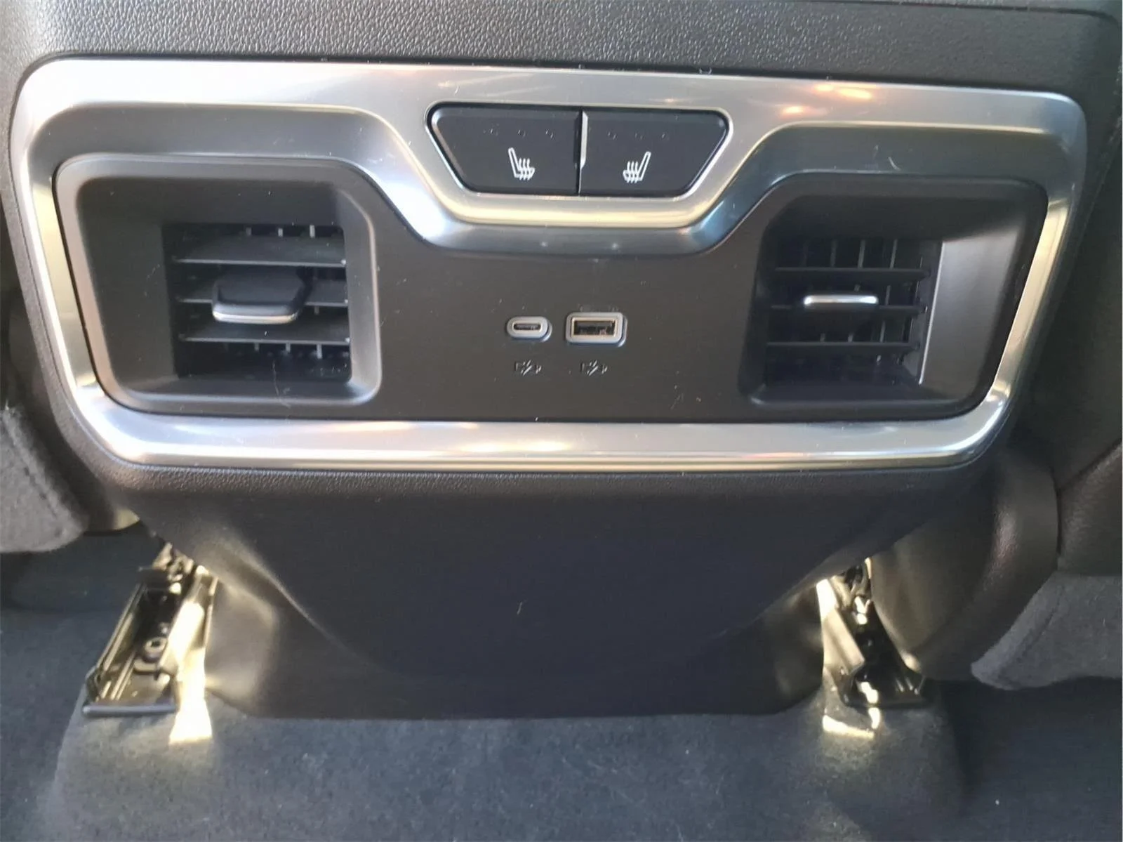 Used 2024 Onyx Black GMC Denali DRW image 13