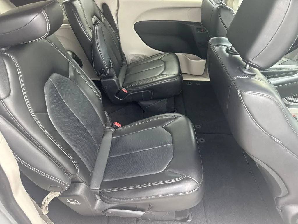 2023 Chrysler Pacifica Touring L - Photo 15