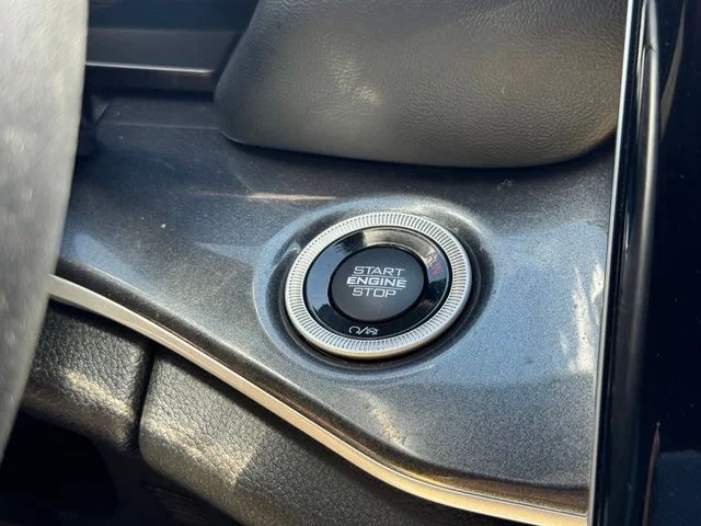 Used 2021 White Jeep Altitude image 33