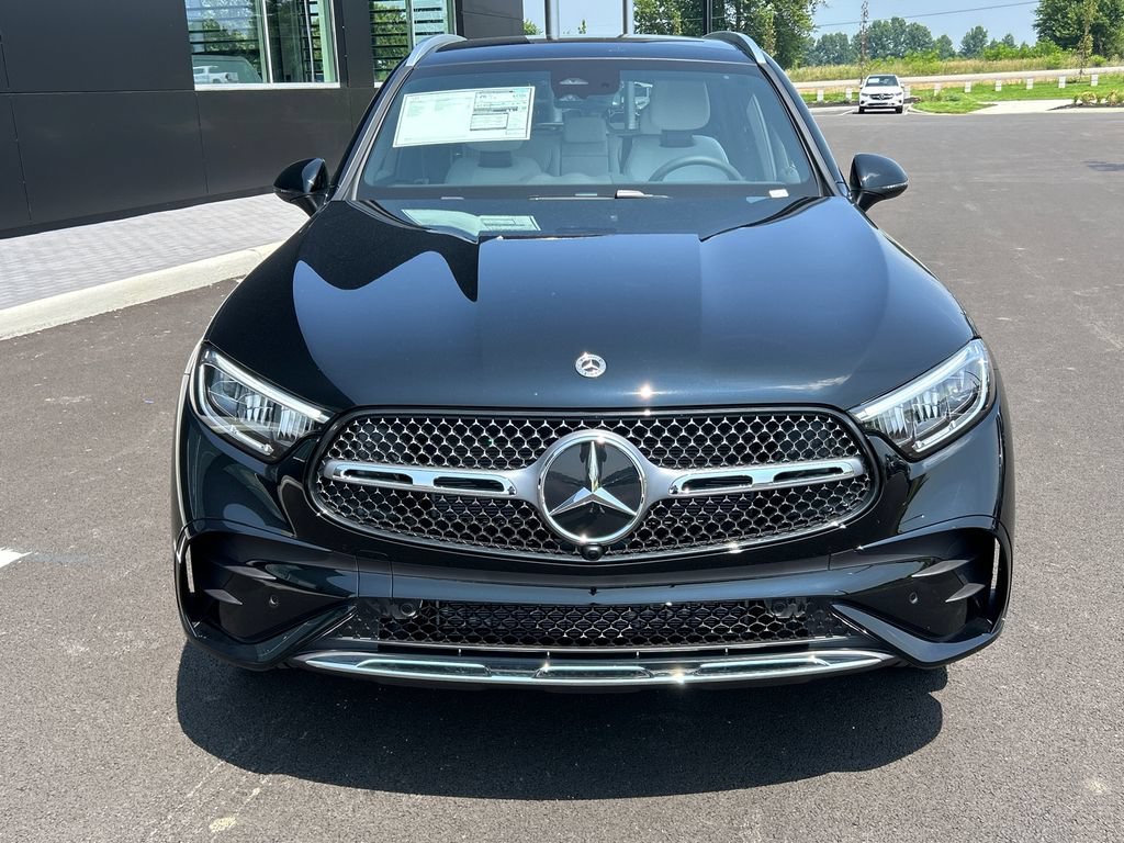 New 2026 Black Mercedes-Benz GLC 300 image 39
