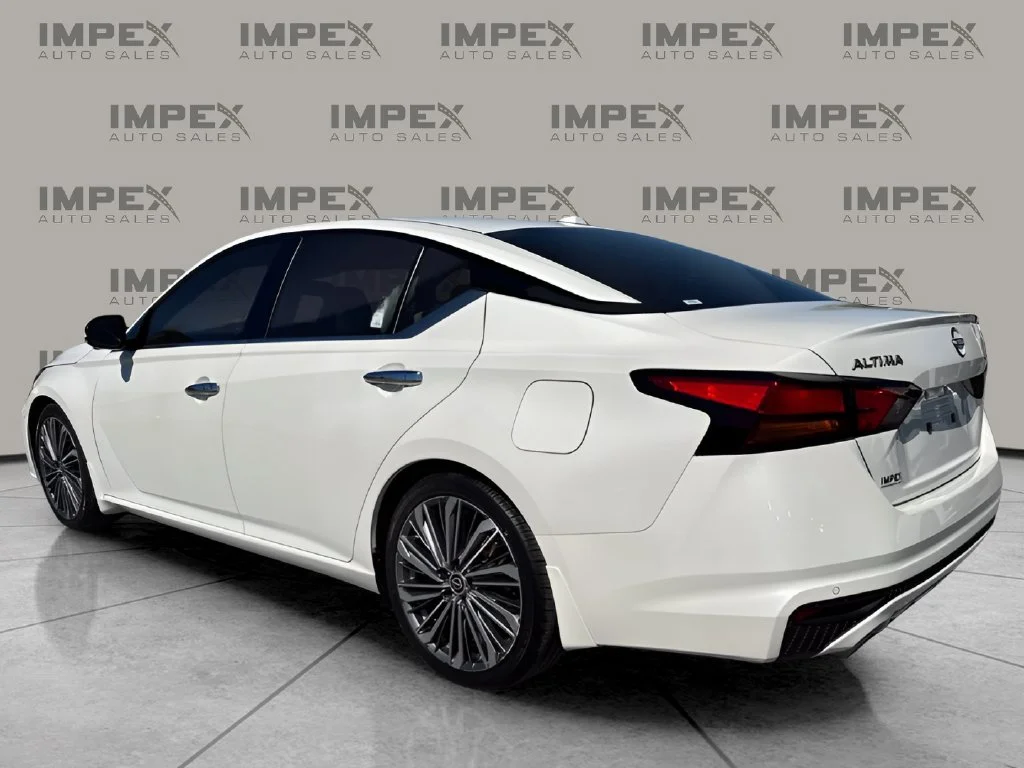 Used 2024 White Nissan 2.5 SL image 3
