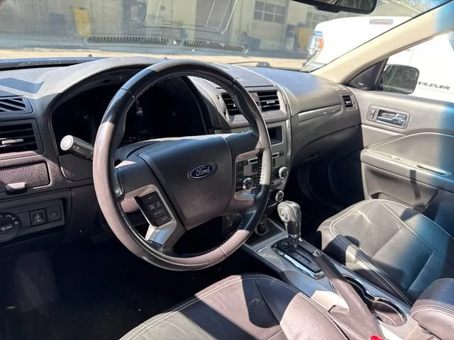 Used 2011 Blue Flame Metallic Ford SEL image 17