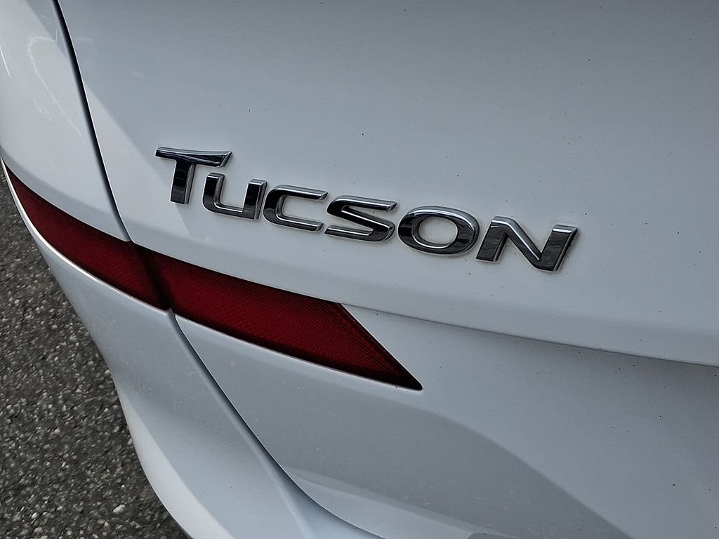 Used 2019 White Hyundai SE image 30