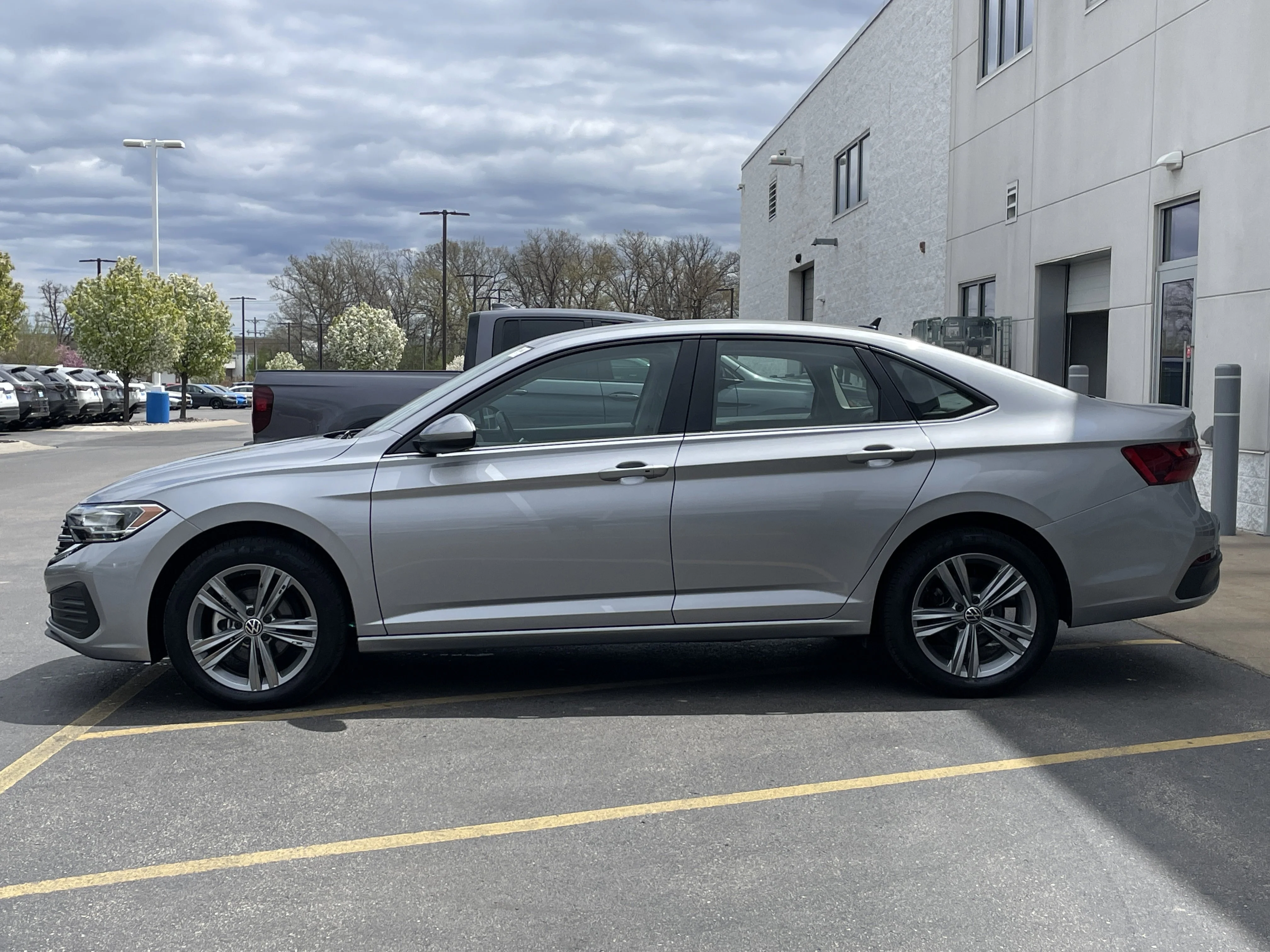 2024 Volkswagen Jetta SE - Photo 4