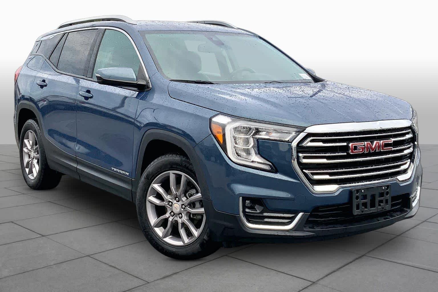 Used 2024 Downpour Metallic GMC SLT image 3