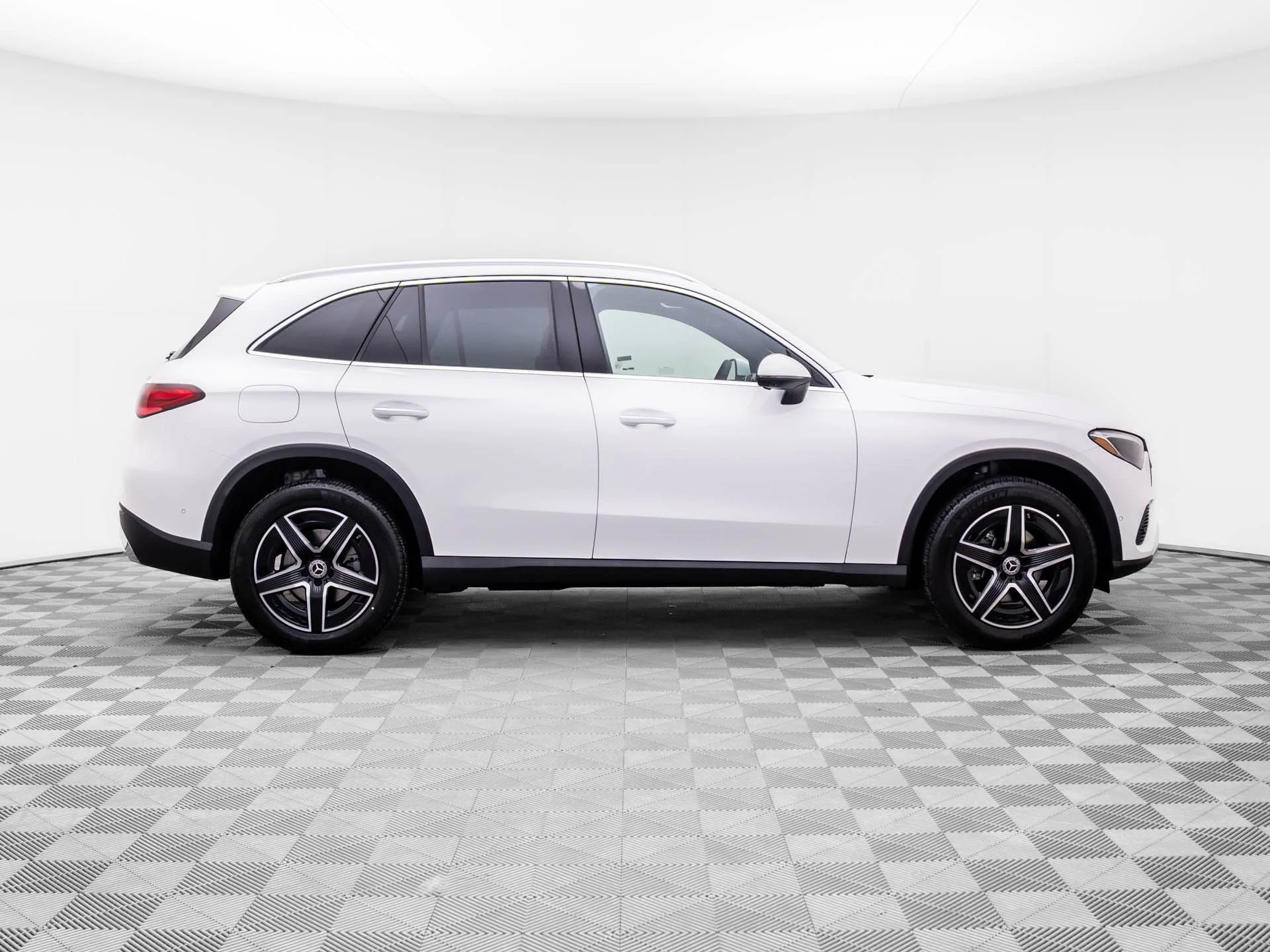New 2026 White Mercedes-Benz GLC 300 image 6