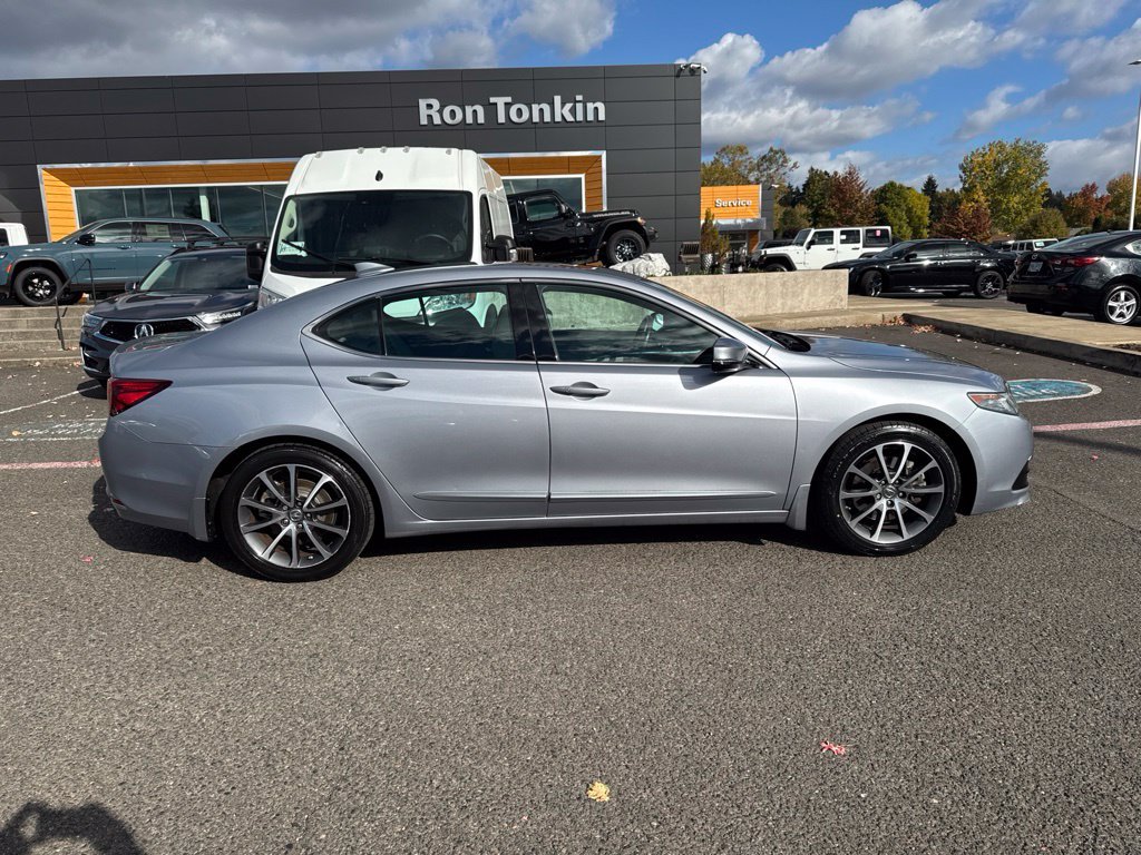 Used 2015 Silver Acura V6 Tech image 11