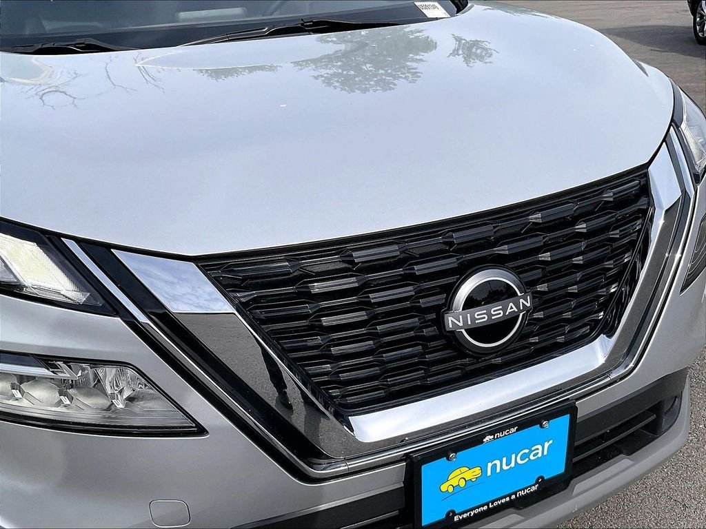 Used 2023 Silver Nissan SV image 30