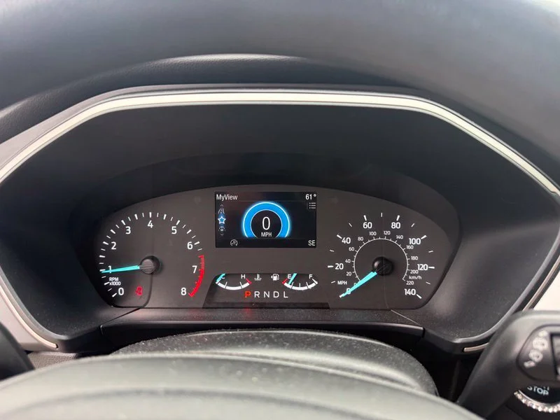 Used 2022 Silver Ford SE image 6