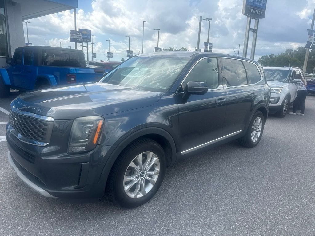 Used 2020 Gray Kia LX image 3