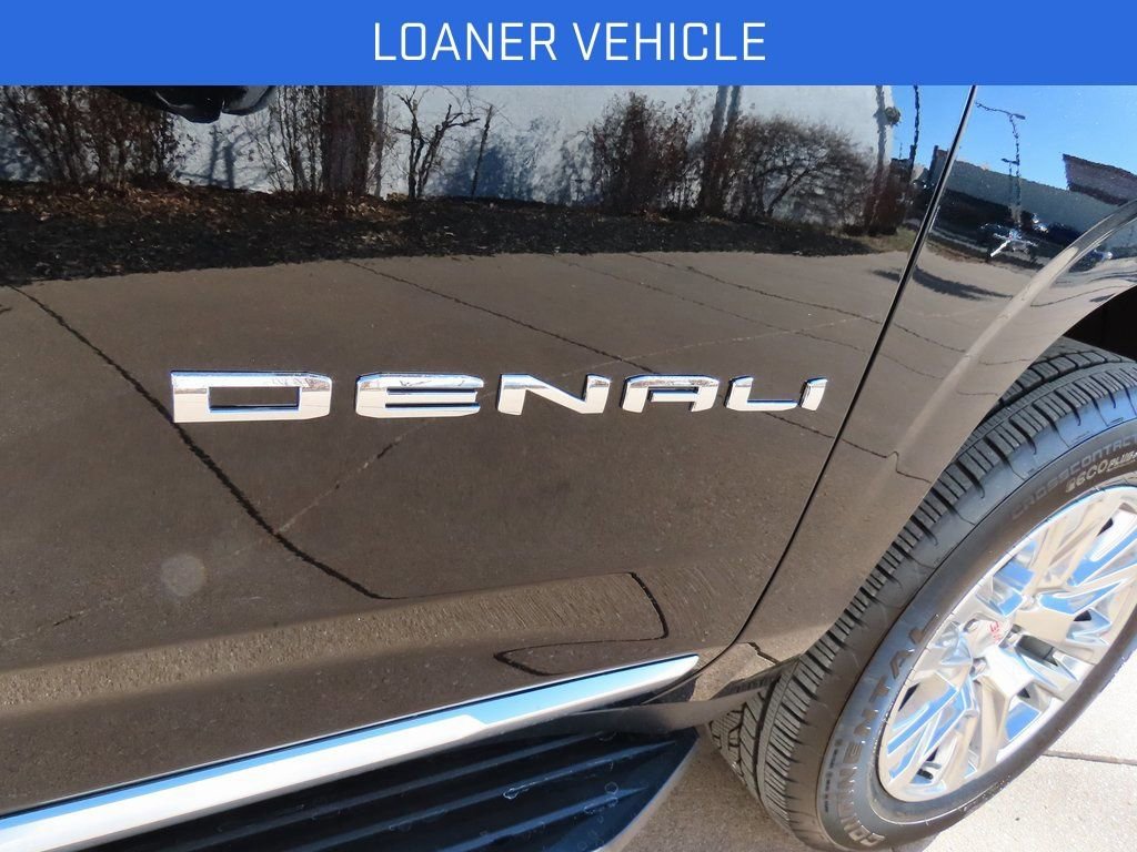 2026 GMC Yukon XL Denali - Photo 10