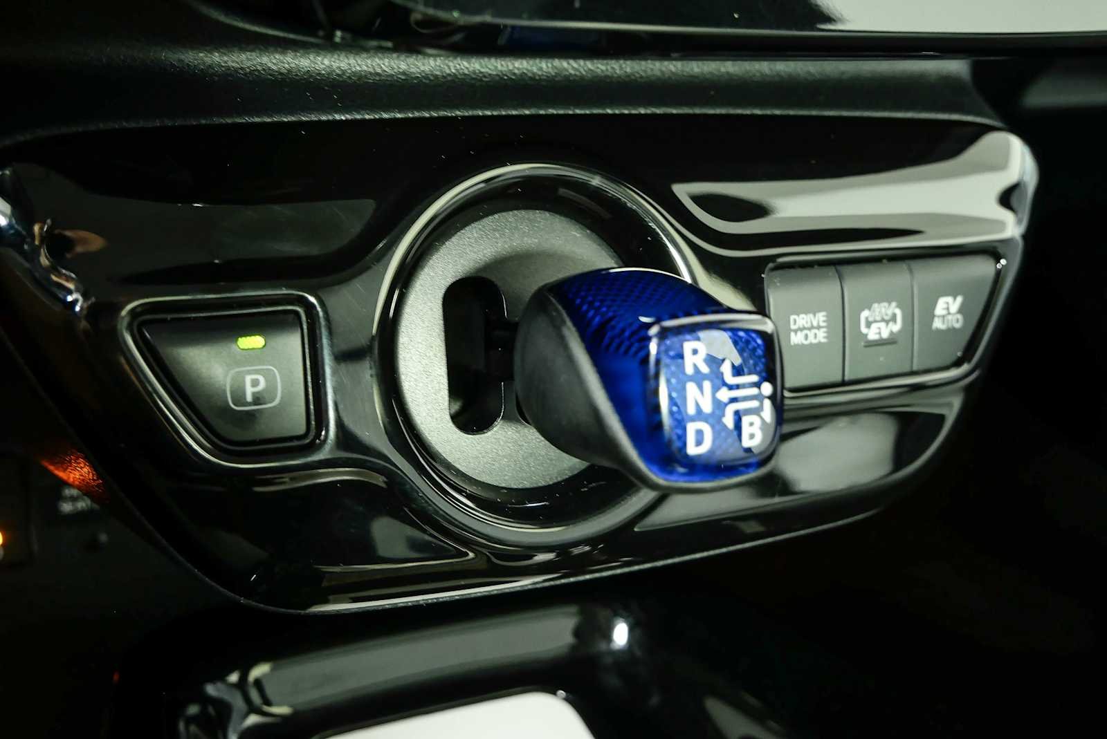 Used 2017 Blizzard Pearl Toyota Advanced image 14
