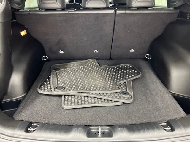 Used 2025 Black Jeep Latitude image 9