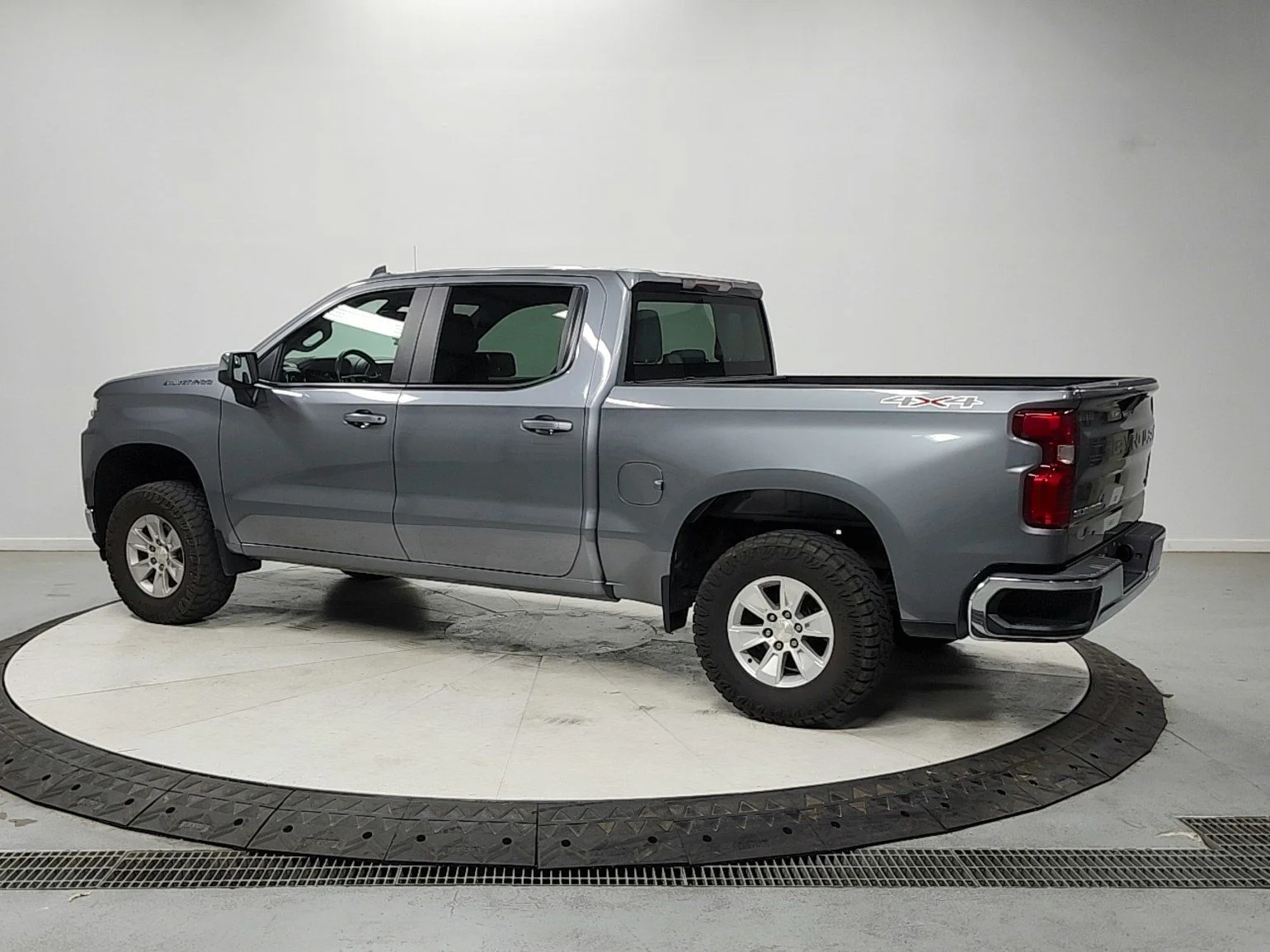 Used 2020 Satin Steel Metallic Chevrolet LT image 5