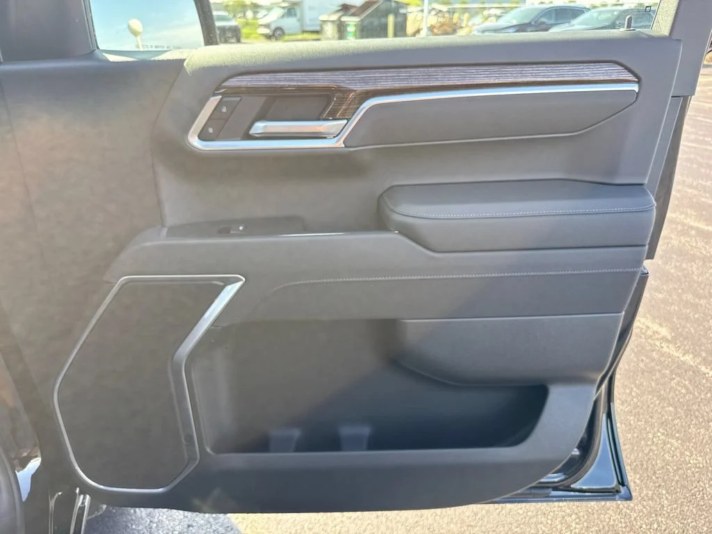New 2026 Onyx Black GMC Elevation image 36