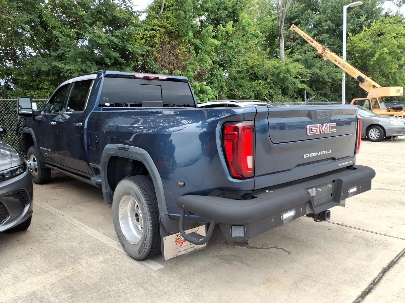 Used 2021 Pacific Blue Metallic GMC Denali image 2
