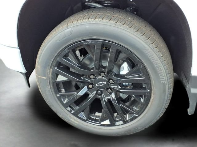 New 2026 Summit White Chevrolet RST image 15