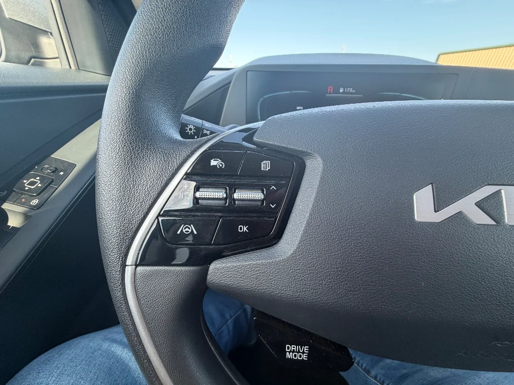 Used 2025 Steel Gray Kia LX image 34