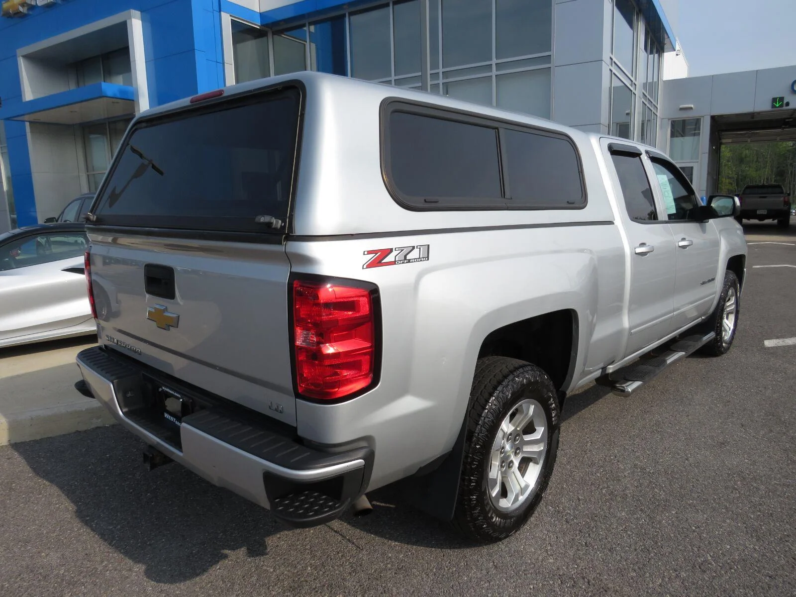 Used 2019 SILVER ICE METALLIC Chevrolet LT image 6