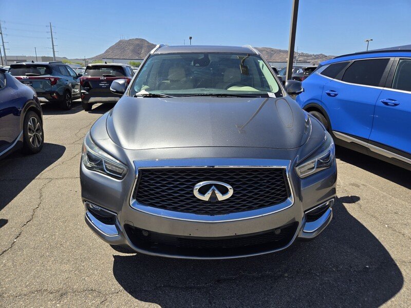 Used 2019 Graphite Shadow INFINITI LUXE FWD image 3