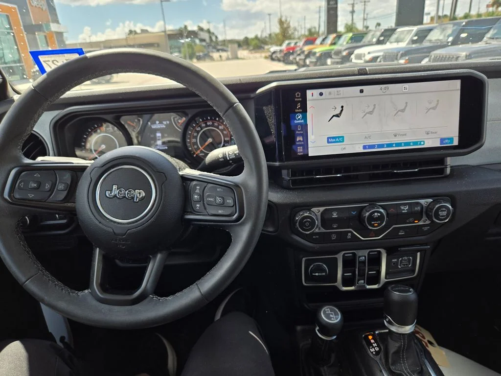 Used 2025 White Jeep Sport S image 10