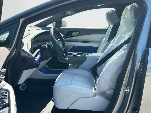2027 Cadillac OPTIQ Sport - Photo 10