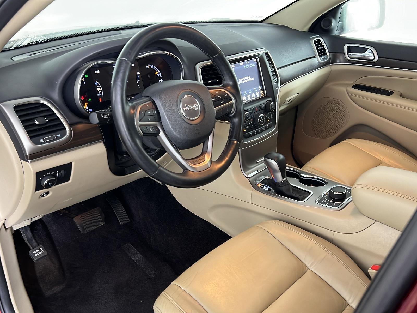 Used 2018 Velvet Red Pearlcoat Jeep Limited image 2
