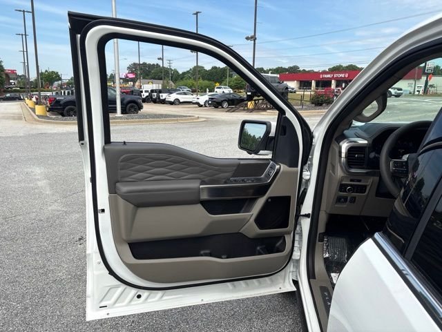 New 2026 Star White Metallic Tri-Coat Ford Platinum image 11