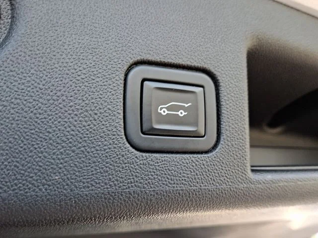 Used 2022 Silver Chevrolet LT image 29